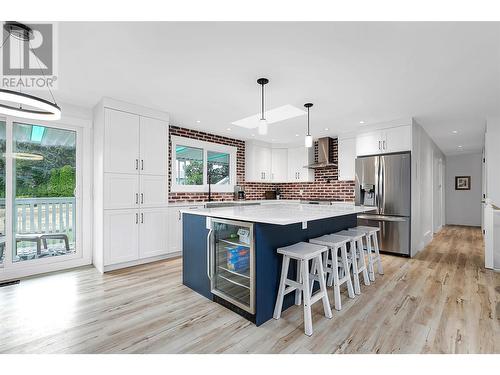 10010 Kel Win Road, Lake Country, BC - Indoor Photo Showing Kitchen With Upgraded Kitchen