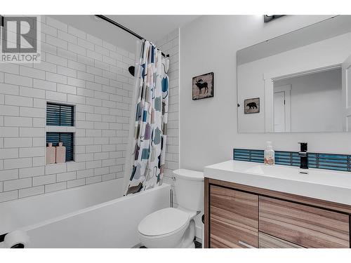 10010 Kel Win Road, Lake Country, BC - Indoor Photo Showing Bathroom