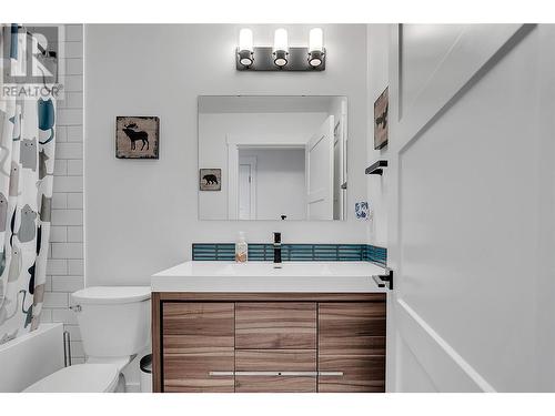 10010 Kel Win Road, Lake Country, BC - Indoor Photo Showing Bathroom