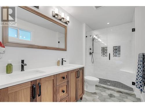 10010 Kel Win Road, Lake Country, BC - Indoor Photo Showing Bathroom