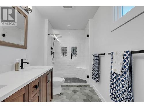 10010 Kel Win Road, Lake Country, BC - Indoor Photo Showing Bathroom