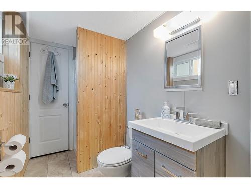 10010 Kel Win Road, Lake Country, BC - Indoor Photo Showing Bathroom