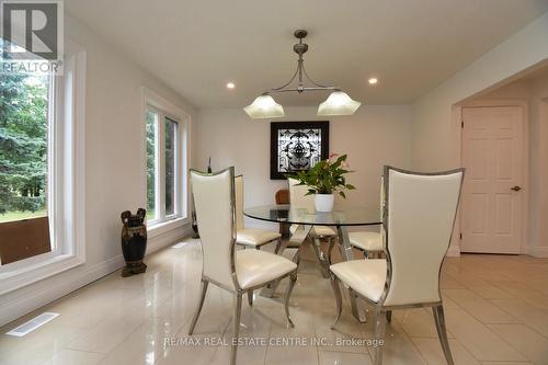 237 Highland Road E, Hamilton, ON - Indoor Photo Showing Kitchen With Upgraded Kitchen