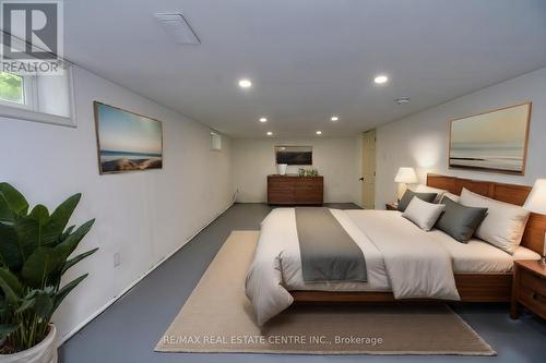 237 Highland Road E, Hamilton, ON - Indoor Photo Showing Bedroom