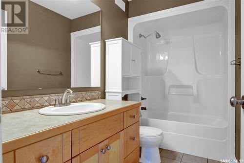 14 Emerald Ridge, White City, SK - Indoor Photo Showing Bathroom