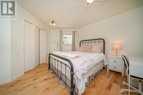 9848 Huron Place, Lambton Shores (Grand Bend), ON - Indoor Photo Showing Bedroom