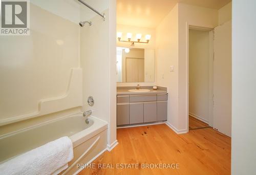 9848 Huron Place, Lambton Shores (Grand Bend), ON - Indoor Photo Showing Bathroom