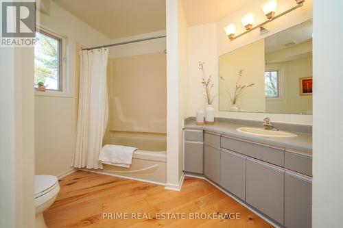 9848 Huron Place, Lambton Shores (Grand Bend), ON - Indoor Photo Showing Bathroom