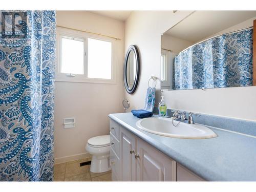 3020 5Th Avenue, Prince George, BC - Indoor Photo Showing Bathroom