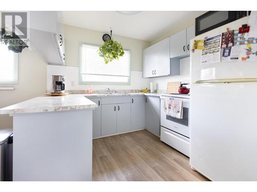 3020 5Th Avenue, Prince George, BC - Indoor Photo Showing Kitchen