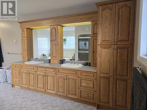 6517 Grey Crescent, 100 Mile House, BC - Indoor Photo Showing Bathroom