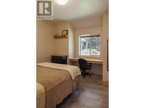 4040 Mountain View Road, Mcbride, BC - Indoor Photo Showing Bedroom