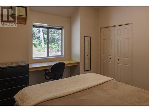 4040 Mountain View Road, Mcbride, BC - Indoor Photo Showing Bedroom