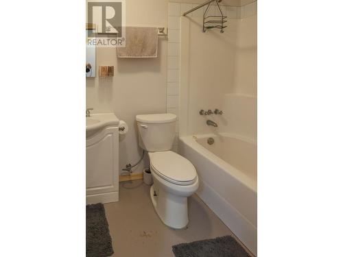 4040 Mountain View Road, Mcbride, BC - Indoor Photo Showing Bathroom