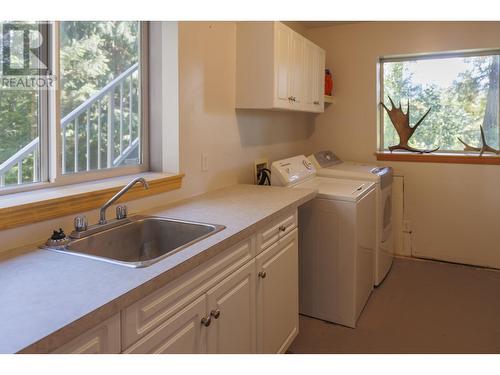 4040 Mountain View Road, Mcbride, BC - Indoor Photo Showing Laundry Room