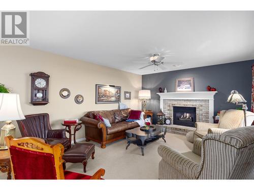 2844 Summerview Place, West Kelowna, BC - Indoor Photo Showing Living Room With Fireplace