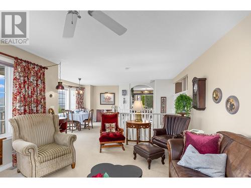 2844 Summerview Place, West Kelowna, BC - Indoor Photo Showing Living Room