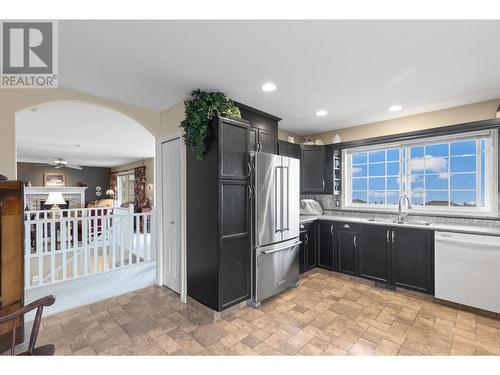 2844 Summerview Place, West Kelowna, BC - Indoor Photo Showing Kitchen With Double Sink