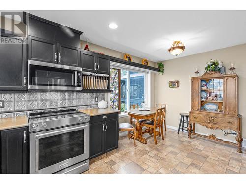 2844 Summerview Place, West Kelowna, BC - Indoor Photo Showing Kitchen