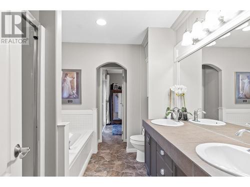 2844 Summerview Place, West Kelowna, BC - Indoor Photo Showing Bathroom