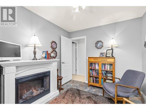 2844 Summerview Place, West Kelowna, BC - Indoor Photo Showing Living Room With Fireplace