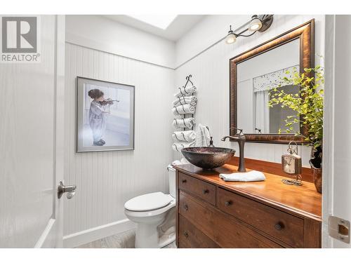 2844 Summerview Place, West Kelowna, BC - Indoor Photo Showing Bathroom