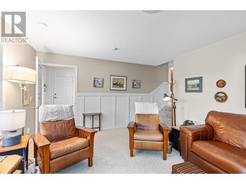 2844 Summerview Place, West Kelowna, BC - Indoor Photo Showing Living Room