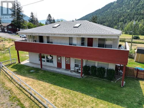 5683 97 Highway N, Falkland, BC 