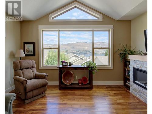 7760 Okanagan Landing Road Unit# 73, Vernon, BC - Indoor With Fireplace