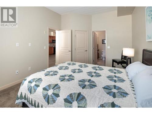 1331 Ellis Street Unit# 303, Kelowna, BC - Indoor Photo Showing Bedroom