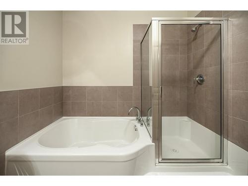 1331 Ellis Street Unit# 303, Kelowna, BC - Indoor Photo Showing Bathroom