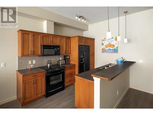 1331 Ellis Street Unit# 303, Kelowna, BC - Indoor Photo Showing Kitchen