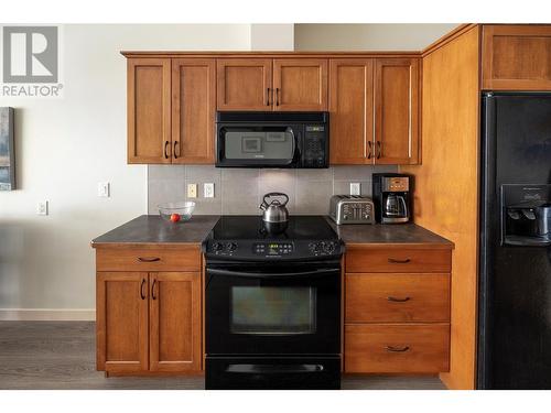 1331 Ellis Street Unit# 303, Kelowna, BC - Indoor Photo Showing Kitchen