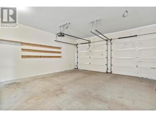 900 5Th Avenue Sw Unit# 104, Salmon Arm, BC - Indoor Photo Showing Garage