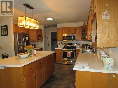 2015  3A Highway, Castlegar, BC - Indoor Photo Showing Kitchen With Stainless Steel Kitchen