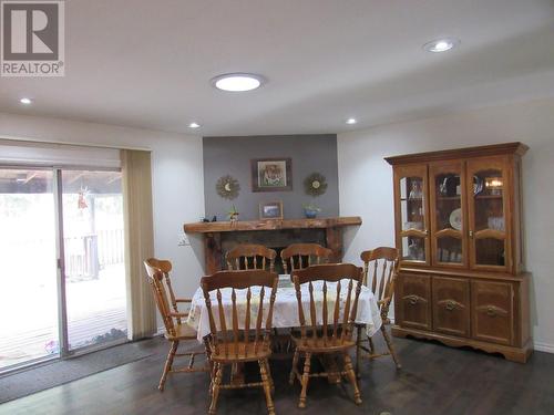 2015  3A Highway, Castlegar, BC - Indoor Photo Showing Dining Room