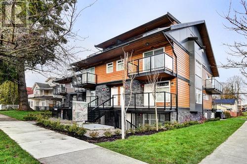 5190 Chambers Street, Vancouver, BC - Outdoor With Facade