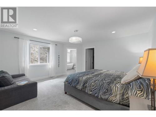 1219 Monte Vista Avenue, Kelowna, BC - Indoor Photo Showing Bedroom