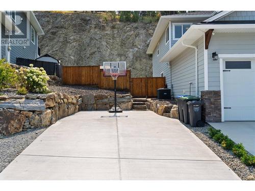 1219 Monte Vista Avenue, Kelowna, BC - Outdoor