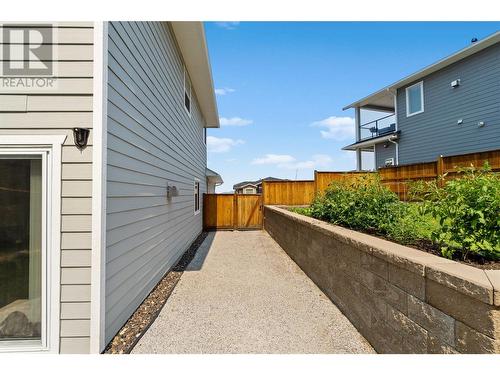 1219 Monte Vista Avenue, Kelowna, BC - Outdoor With Exterior