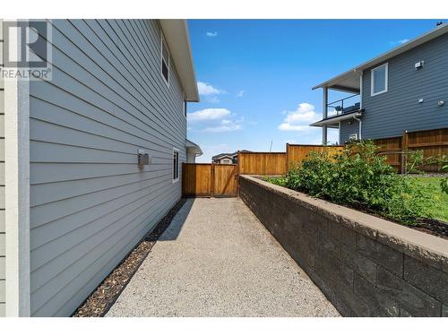 1219 Monte Vista Avenue, Kelowna, BC - Outdoor With Exterior