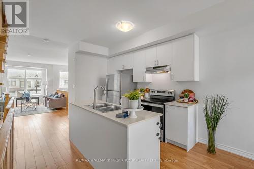 353 Okanagan Path, Oshawa, ON - Indoor Photo Showing Kitchen With Double Sink With Upgraded Kitchen