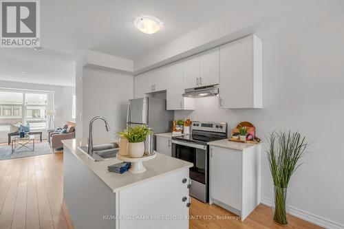 353 Okanagan Path, Oshawa (Donevan), ON - Indoor Photo Showing Kitchen