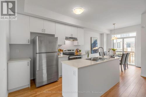 353 Okanagan Path, Oshawa (Donevan), ON - Indoor Photo Showing Kitchen With Double Sink With Upgraded Kitchen