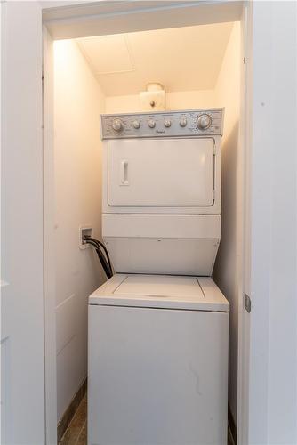 2490 Old Bronte Road|Unit #521, Oakville, ON - Indoor Photo Showing Laundry Room