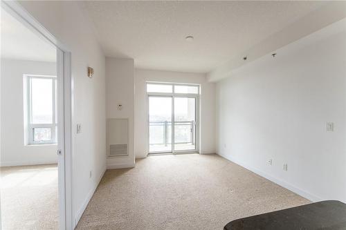 2490 Old Bronte Road|Unit #521, Oakville, ON - Indoor Photo Showing Other Room