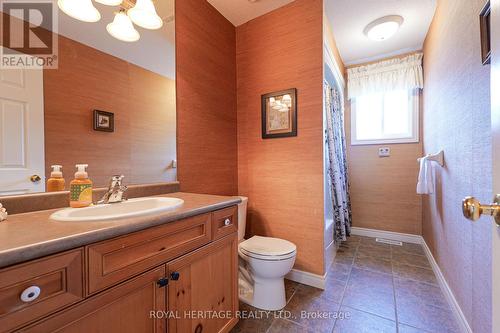 1 Kirbys Way, Huntsville, ON - Indoor Photo Showing Bathroom