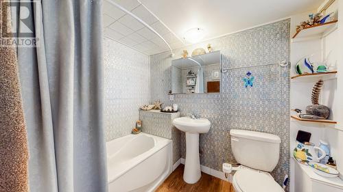 5957 Okanagan Street, Oliver, BC - Indoor Photo Showing Bathroom