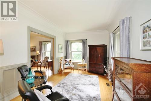 3000 Roger Stevens Drive, Ottawa, ON - Indoor Photo Showing Living Room