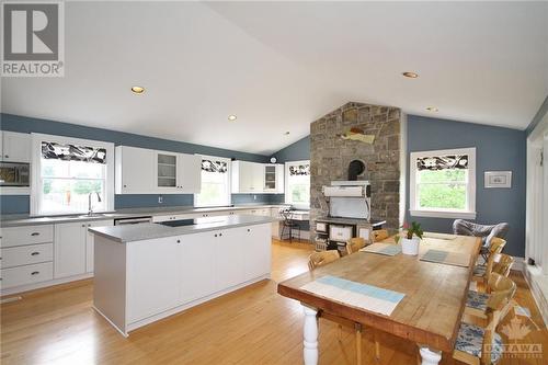 3000 Roger Stevens Drive, Ottawa, ON - Indoor Photo Showing Kitchen